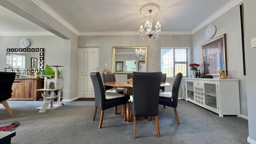 3 Bedroom Property for Sale in Roundhay Western Cape